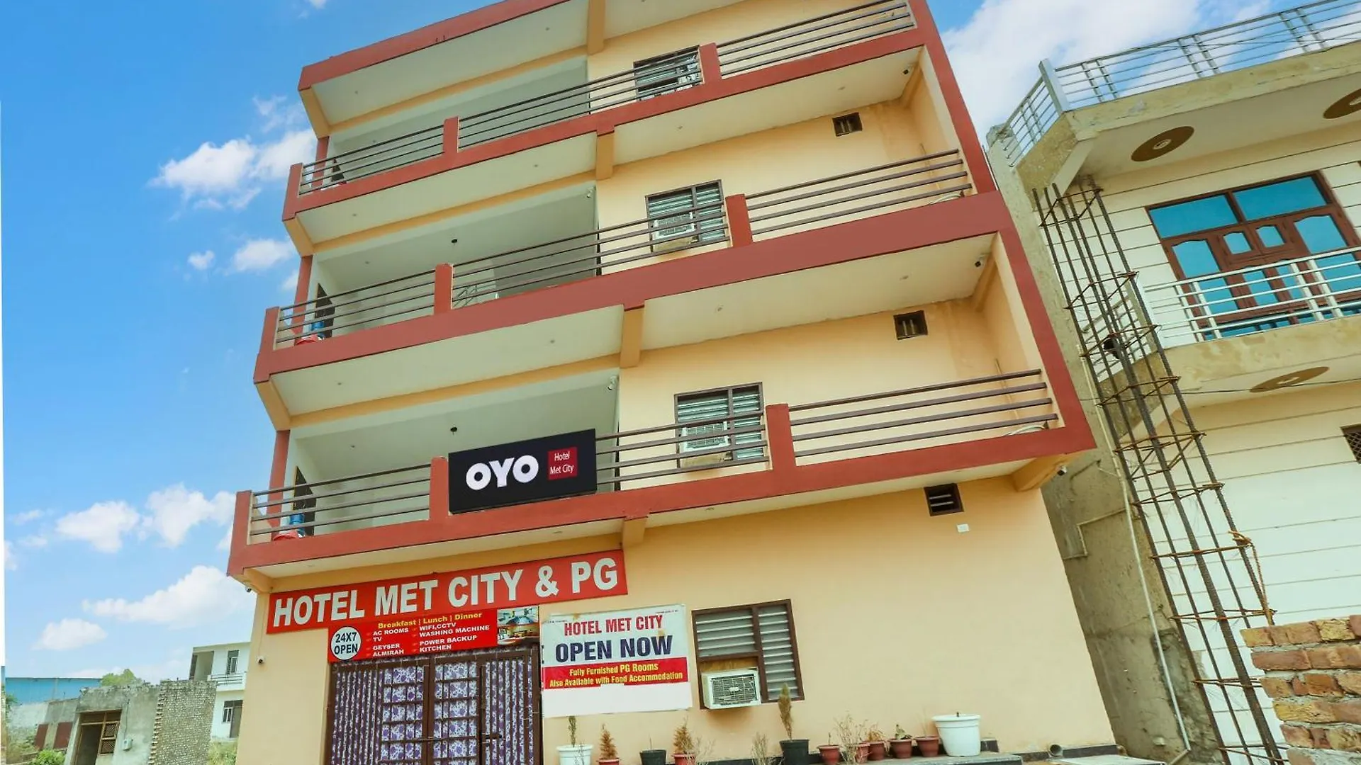 ***  Hotel O Met City Gurgaon India