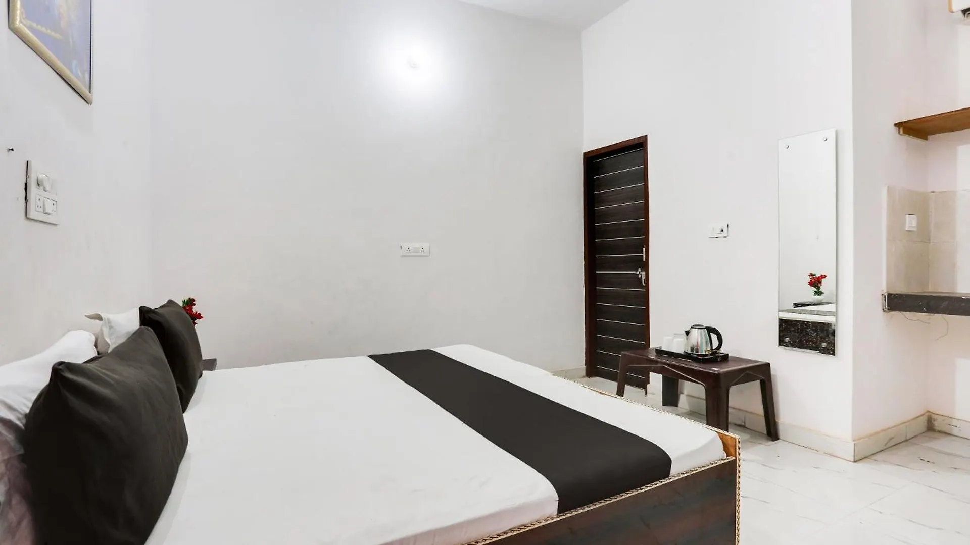 Hotel O Met City Gurgaon